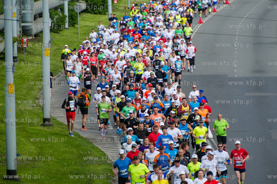 Zawodnicy na trasie I PZU Gdansk Maraton.
17.05.2015
fot....