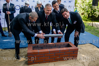 Gdansk. Uroczystosc wmurowania kamienia wegielnego...