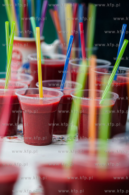 Gdansk. Plac przed siedziba Polskiego Zwiazku Wedkarskiego...