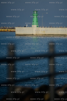 Gdańsk.  Falochron Zachodni w Nowym Porcie.
16.02.2017
fot....