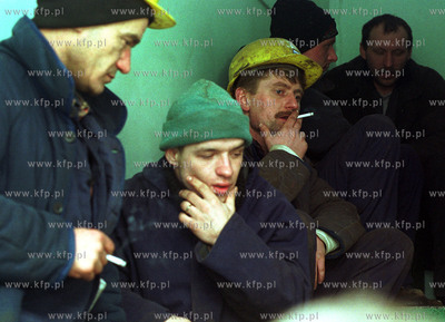 Czwarty dzien strajku w Stoczni Gdynia S.A.21.02.2002fot....