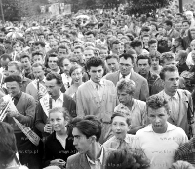 Festiwal Muzyki Jazzowej. Nz w krawacie w centrum kadru...