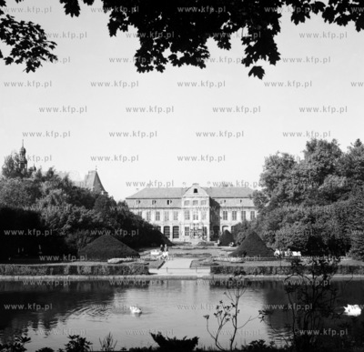 Palac Opatow i Park Oliwski w Gdansku Oliwie. 1965...