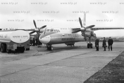 Turbosmiglowiec AN - 24 Polskich Lini Lotniczych Lot...