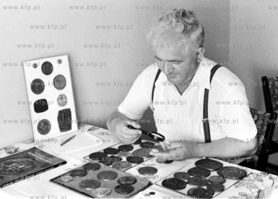 Stanislaw Strzelczynski , gdynski  kolekcjoner medali...