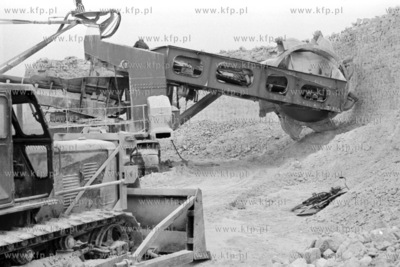 Plac składowy siarki w gdańskim Siarkopolu. 18.02.19773luty77_z.kosycarz_p25Fot....