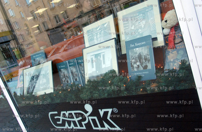 Ksiegarnia Empik w Gdyni przy ulicy Swietojanskiej
07.12.2006
Fot....