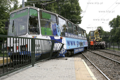 Gdansk.Tramwaj linii 12 wypadl z szyn kolo Opery Baltyckiej.

13.07.2008

Sebastian...