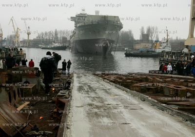 W stoczni Szczecinskiej Nowa odbylo sie ostatnie wodowanie...