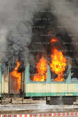 Wspolne cwiczenia antyterorystow, policji, strazy granicznej...