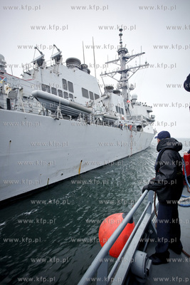 Zatoka Gdanska. Okret Marynarki Wojennej USA, USS RAMAGE...