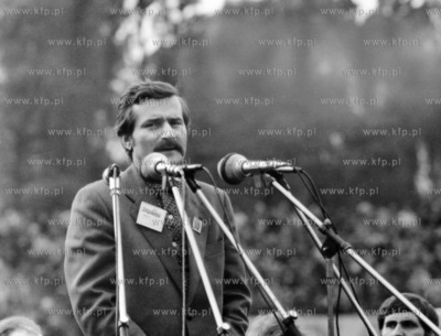 Delegacja Solidarnosci na stadionie klubu Hutnik na...