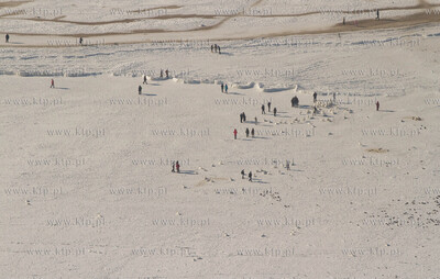 Zdjecia lotnicze zamarznietej Zatoki Gdanskiej. Nz....
