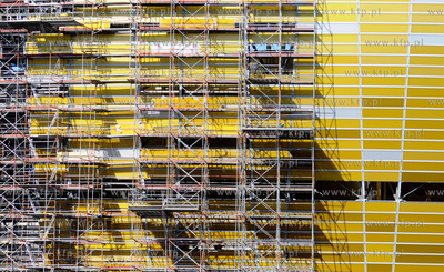 Gdansk, Letnica. PGE Arena nabiera bursztynowego koloru.
07.03.2011
fot....