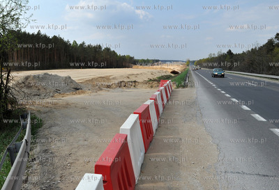 Budowa autostrady A1 na odcinku Torun - Strykow. 25.04.2011...