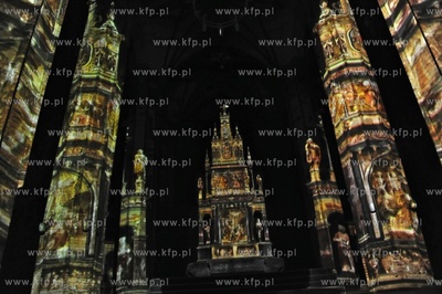 Kosciol Sw. Jana w Gdansku. Performance Swiatynia Sztuk...