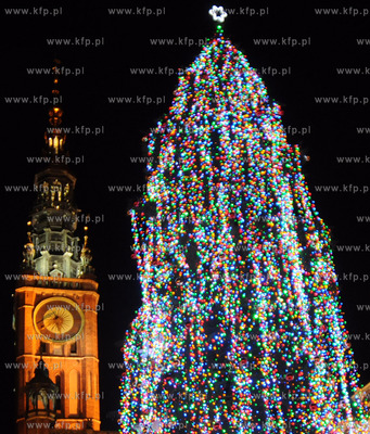 Gdansk. Przybycie Mikolaja i rozswietlenie najwyzszej...