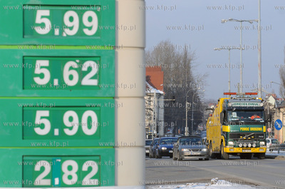 Kierowcy z Gdyni i okolic protestowali wspolnie przeciwko...