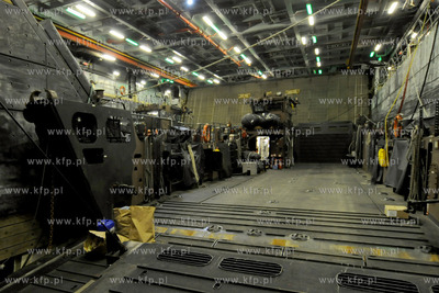 Wspolne cwiczenia okretow i lotnictwa Marynarki Wojennej...