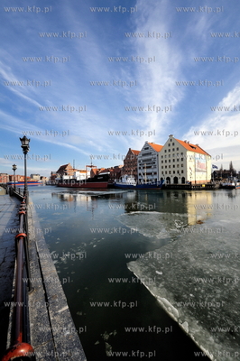 Gdansk. Centralne Muzeum Morskie i w glebi Soldek 
26.02.2009
Fot.Jan...