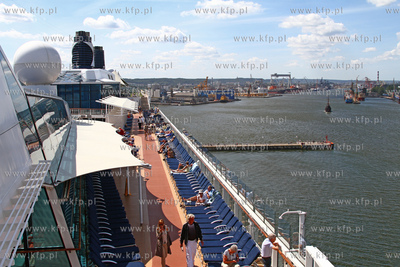 Gdynia. Wycieczkowiec Celebrity Eclipse w Gdyni. 18.06.2014...