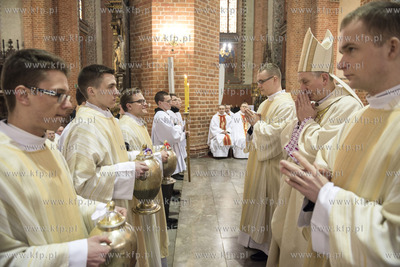 Pelplin. Msza Swieta Krzyzma w Wielki Czwartek w Bazylice...