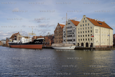 Gdańsk. Statek muzeum Sołdek na Motławie. 17.02.2020...