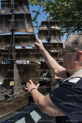 Gdynia. Odsłonięcie makiety słynnego polskiego żaglowca...