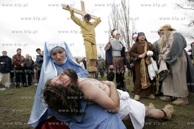Droga Krzyzowa w Wielki Piatek na ulicach Gdanska.
14.04.2006
fot....