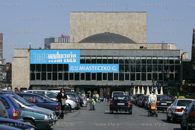 Teatr Wybrzeze w Gdansku przy Targu Weglowym. 23.04.2008...