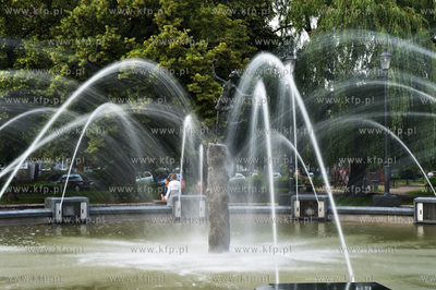 Fontanna na Placu Wybickiego w Gdansku Wrzeszczu. 6.07.2009...