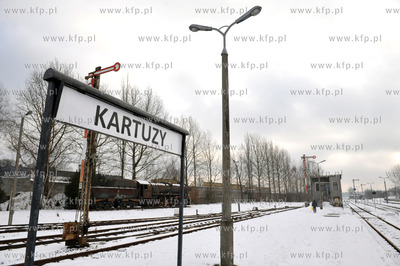 Dworzec PKP w Kartuzach na Kaszubach. 29.01.2011 Fot....