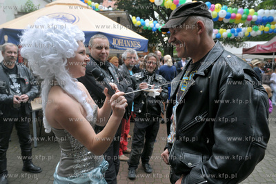 Festyn charytatywny Zeszyt dla Ucznia odby   si   na...
