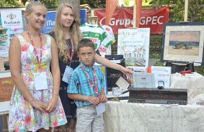 10 festyn i akcja charytatywna Zeszyt dla ucznia na...