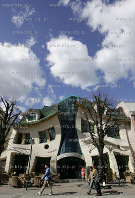 Sopot. Monte Cassino. Nz. krzywy dom
12.04.2007
fot....
