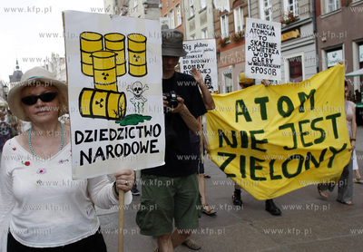Gdansk.Demonstracja przeciwnikow budowy elektrowni...