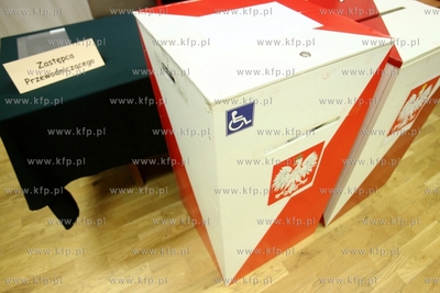 Pruszcz Gdanski. Wybory samorzadowe. Lokal wyborczy...