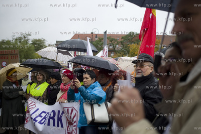 Urzad Wojewódzki w Gdańsku. Protest środowisk nauczycielskich...