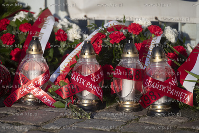 Plac Solidarności w Gdańsku. Uroczystość złożenia...