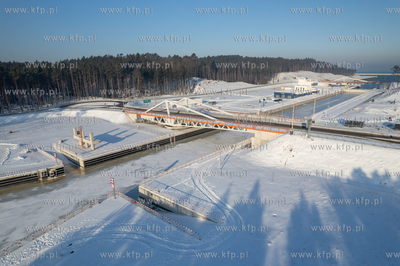 Zima na Mierzei Wiślanej. Zamarznięty Kanał przez...