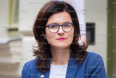 Przekazanie sześciu rodzinom kluczy do nowo wyremontowanej...