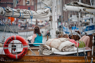 Gdansk. Zacumowane do nabrzeza Motlawy jachty uczestniczace...
