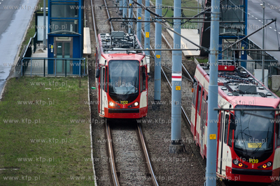 Gdansk Tramwaje ZKM na Al. Armii Krajowej.
19.04.2013
fot....
