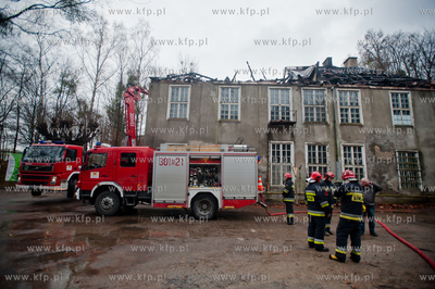 Gdansk. Oliwa. Dogaszanie i ogledziny dachu zabytkowego...