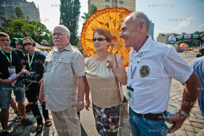Gdansk. Plac Solidarnosci. Start honorowy 71 wysciugu...