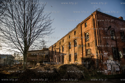 Gdansk. Tereny bylej Stoczni Gdansk. Wyburzenie budynku...