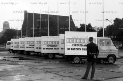 Samochody dostawcze chlodnie marki Zuk nalezace do...