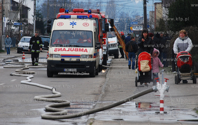 Pozar domu przy ul. Derdowskiego w Rumi. Bez dachu...