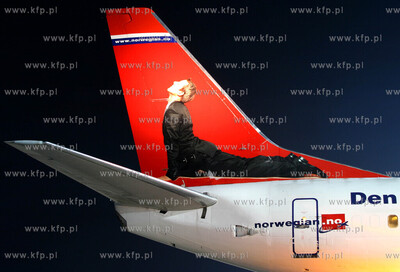 Gdansk Rebiechowo. Nz. Boeing 737-36N linii Norwegian...