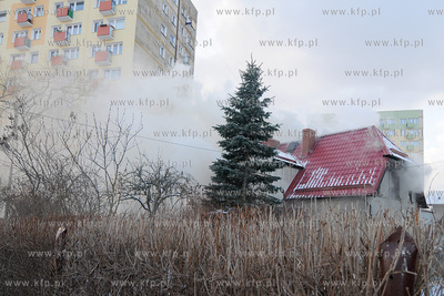 Rumia. Pozar w domku jednorodzinnym przy ul. Abrahama...